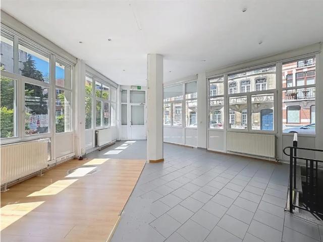 Local Commercial location à Schaarbeek, Bruxelles