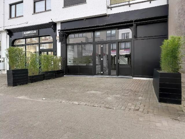 Local Commercial location à Uccle, Bruxelles