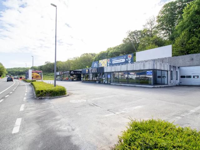 Local Commercial location à Waver, Wallonie