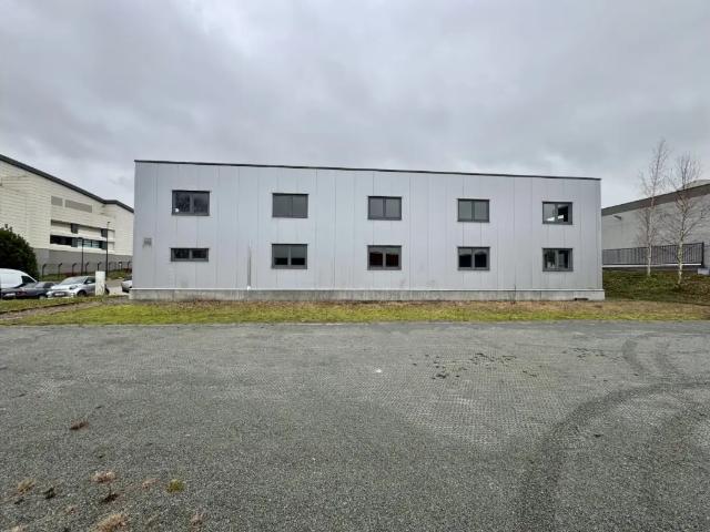 Local Commercial location à Waver, Wallonie