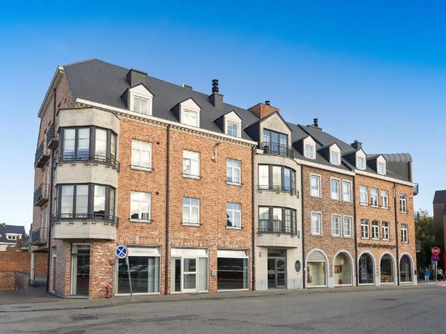Local Commercial location à Waver, Wallonie