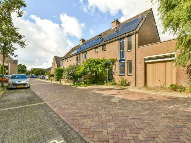 Woning te huur in Sassenheim, Zuid Holland