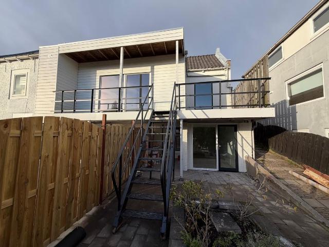 Woning te huur in Pernis, Zuid Holland