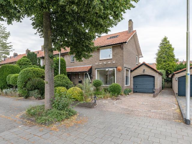 Woning te huur in Bussum, Noord Holland
