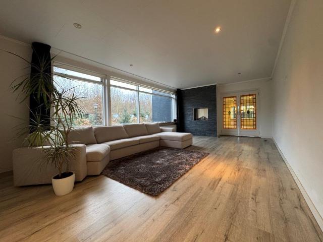Woning te huur in Strijen, Oosterhout