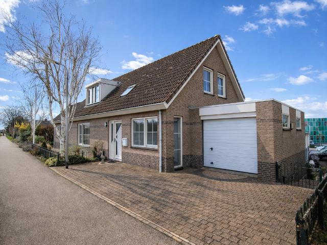 Woning te huur in Nieuwe Wetering, Zuid Holland