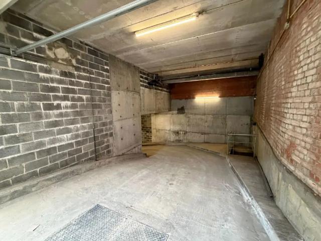 Garage location à Mouscron, Wallonie