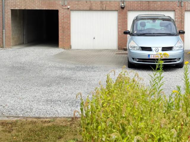 Garage vente à Merbraine, Wallonie