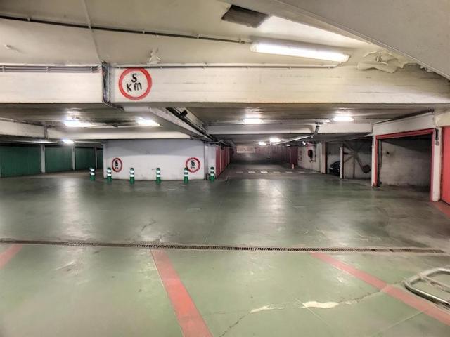 Garage vente à Elsene, Bruxelles