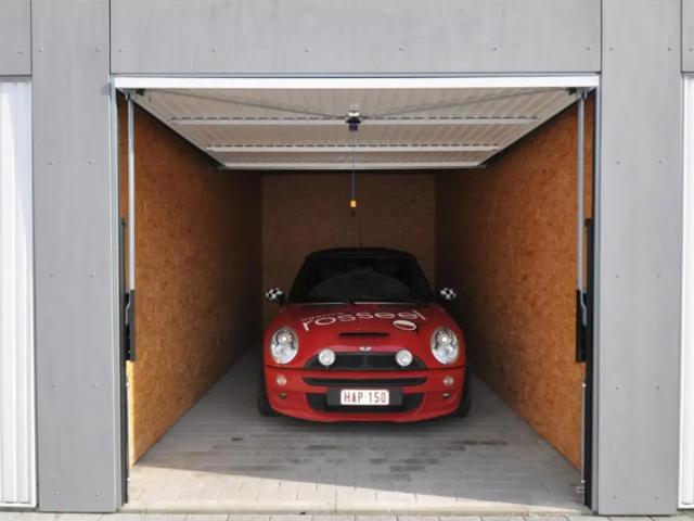 Garage vente à Desteldonk, Oost-Vlaanderen