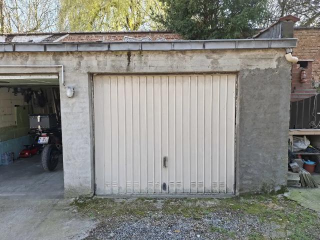 Garage vente à Schaarbeek, Bruxelles