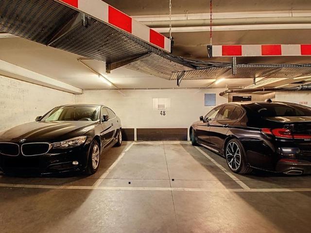 Garage vente à Sint-gillis, Bruxelles