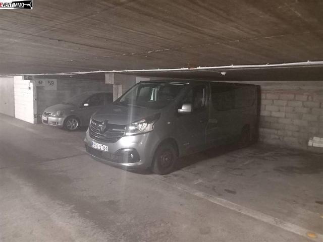 Garage vente à D'hoye, Bruxelles
