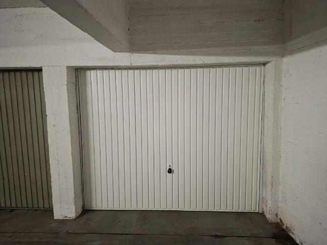 Garage vente à Sint-lambrechts-woluwe, Bruxelles