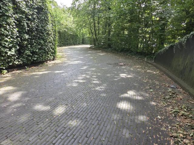 Garage vente à Uccle, Bruxelles