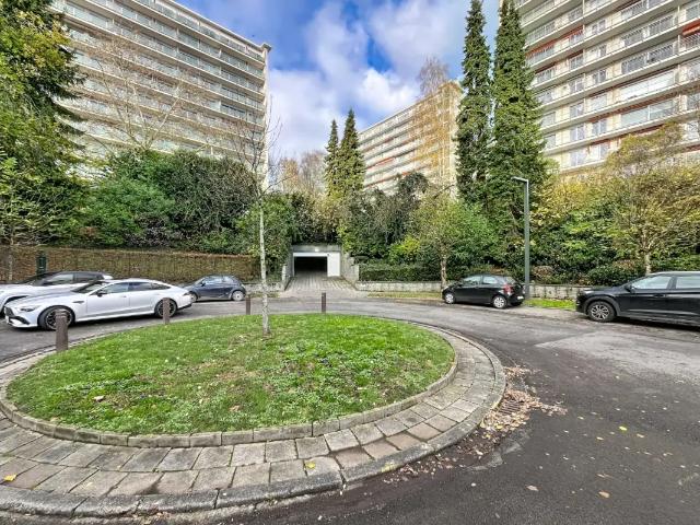 Garage vente à Uccle, Bruxelles