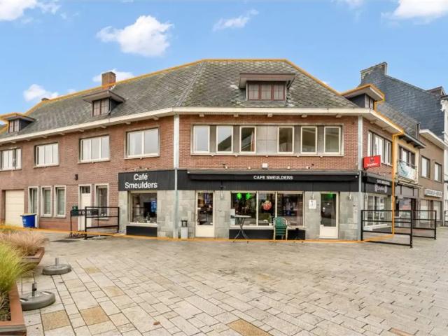 Local Commercial vente à Beringen, Limburg