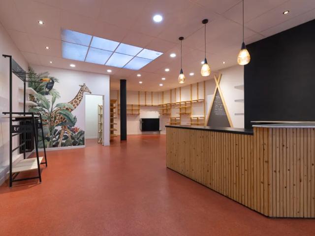 Local Commercial vente à Brunehaut, Wallonie
