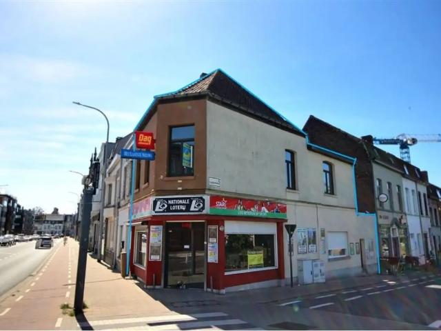 Local Commercial vente à Courtrai, West-Vlaanderen