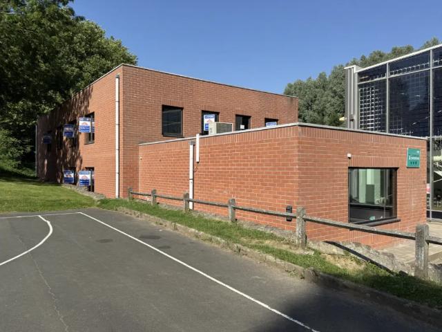 Local Commercial vente à Nijvel, Wallonie
