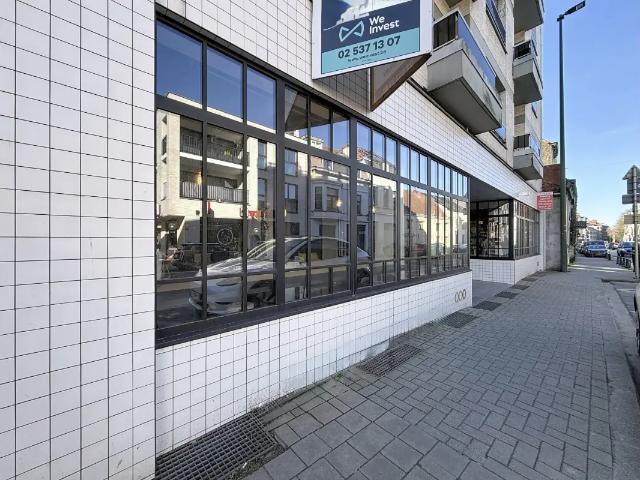 Local Commercial vente à Longchamp - Langeveld, Uccle - Ukkel