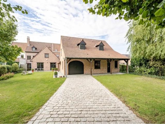 Château vente à Courtrai, West-Vlaanderen