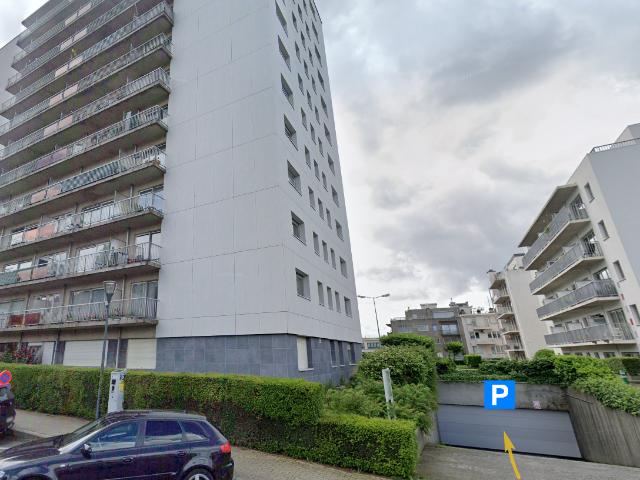 Garage vente à Schaarbeek, Bruxelles