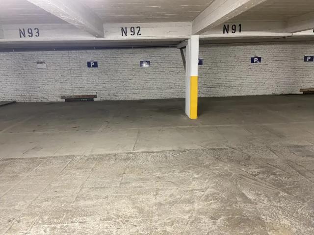 Garage vente à Saint-gilles, Bruxelles