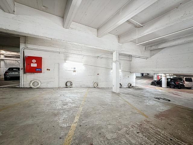 Garage vente à Sint-gillis, Bruxelles