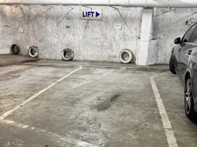 Garage vente à Sint-gillis, Bruxelles