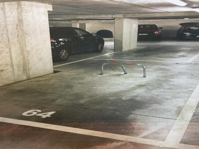 Garage vente à Sint-jans-molenbeek, Bruxelles