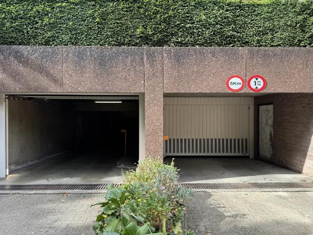 Garage vente à Sint-lambrechts-woluwe, Bruxelles