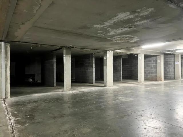 Garage vente à Sint-lambrechts-woluwe, Bruxelles
