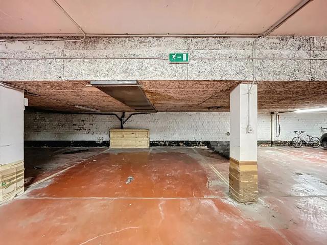 Garage vente à Sint-lambrechts-woluwe, Bruxelles