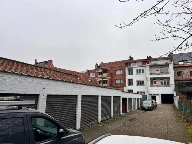 Garage vente à Sint-lambrechts-woluwe, Bruxelles