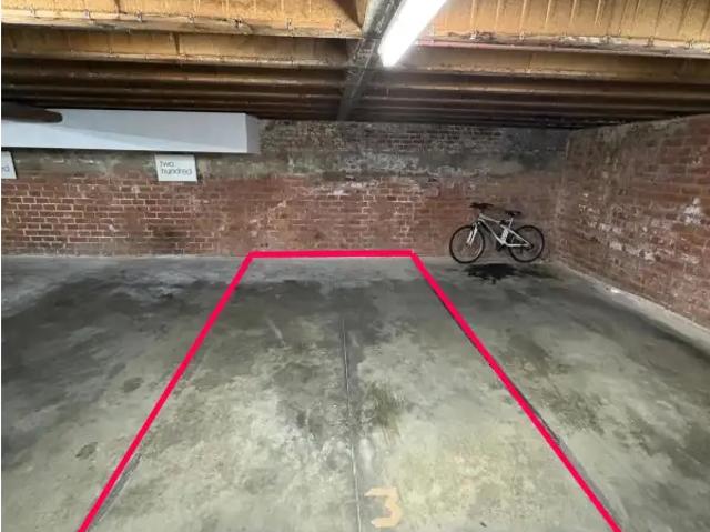 Garage vente à Uccle, Bruxelles
