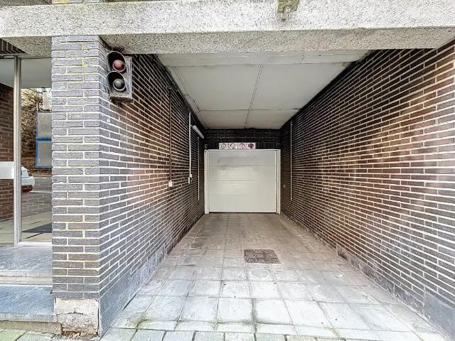 Garage vente à Uccle, Bruxelles