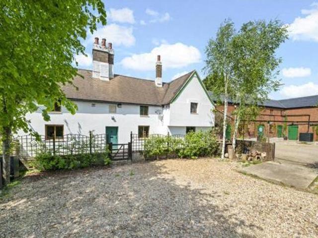 House for sale in Luton