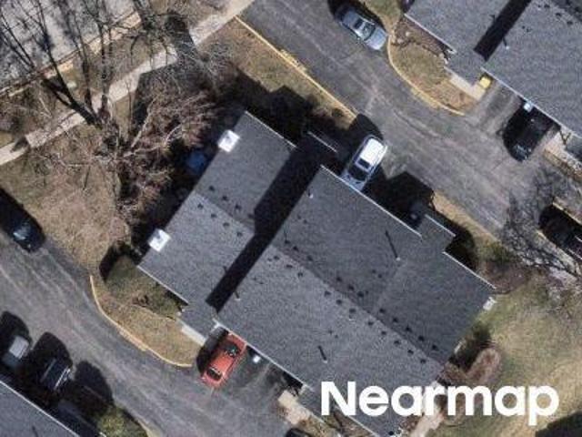 Townhouse for sale in Streamwood, Illinois