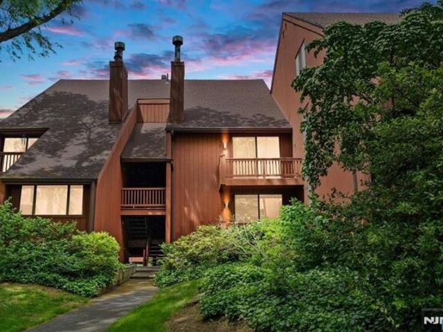 Condo for sale in Secaucus Condo for sale in Secaucus