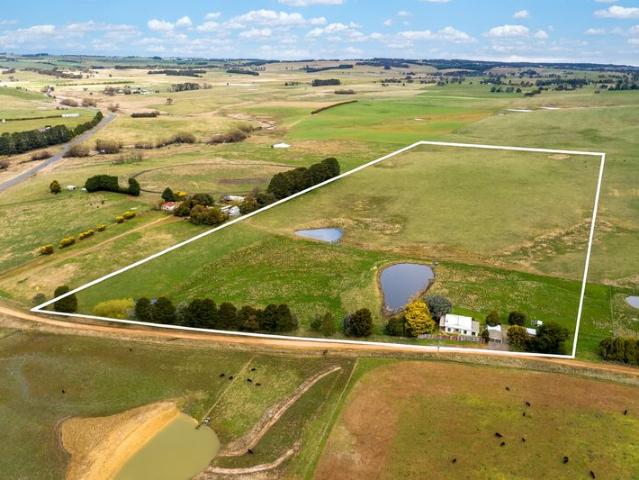 Cottage for sale in Neville, New South Wales