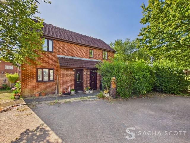 House for rent in Pachesham Park, Surrey