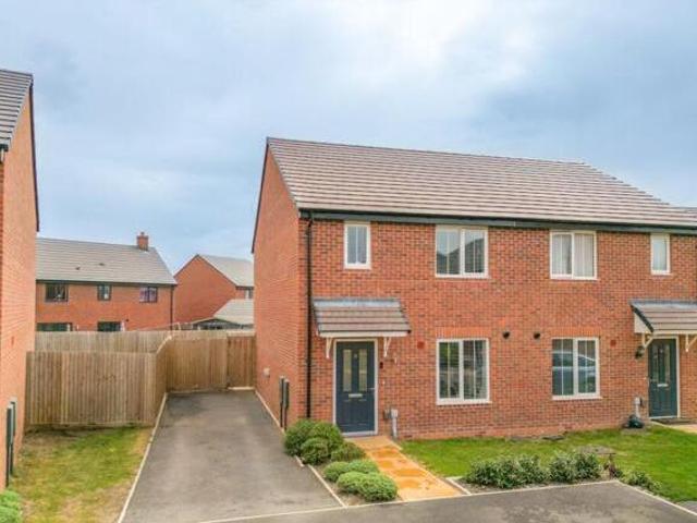 House for sale in Nuneaton, Nuneaton and Bedworth