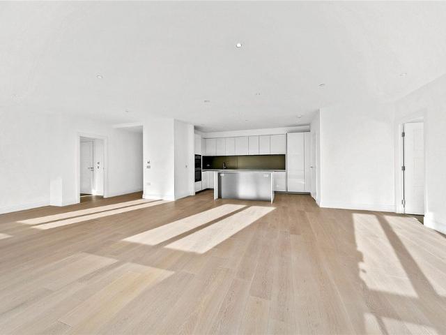 Apartment for rent in Strawberry Hill, Greater London