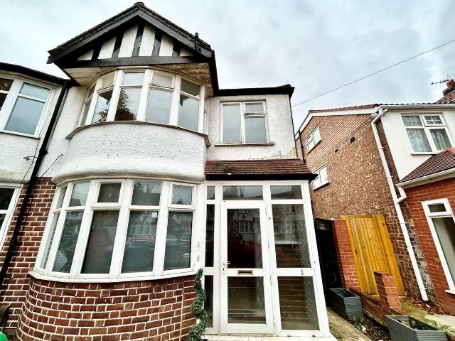 House for rent in Medway Village, Greater London