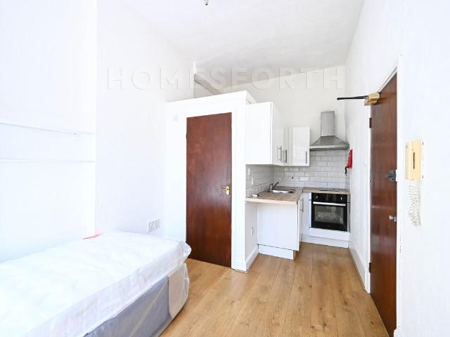 Studio for rent in London Borough of Brent, Greater London