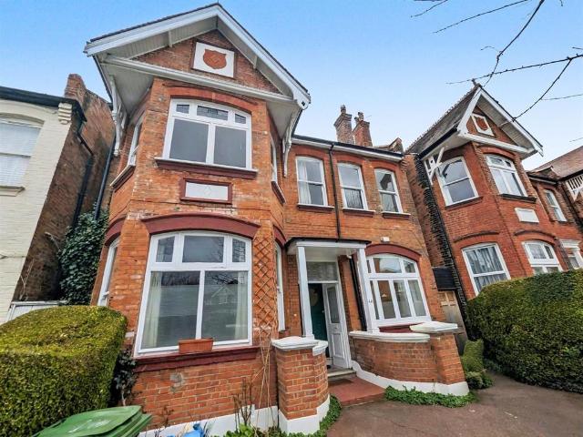 Apartment for rent in Mapesbury, Greater London