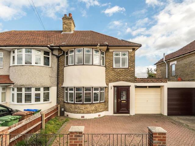 Apartment for rent in London Borough of Bexley, Greater London