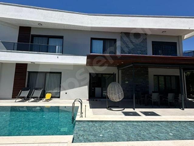 Kuşadasi, Aydin içerisinde satılık Villa