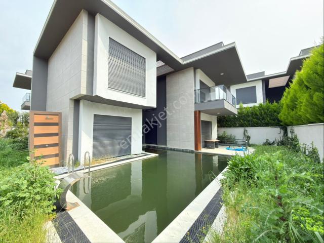 Kuşadasi, Aydin içerisinde satılık Villa